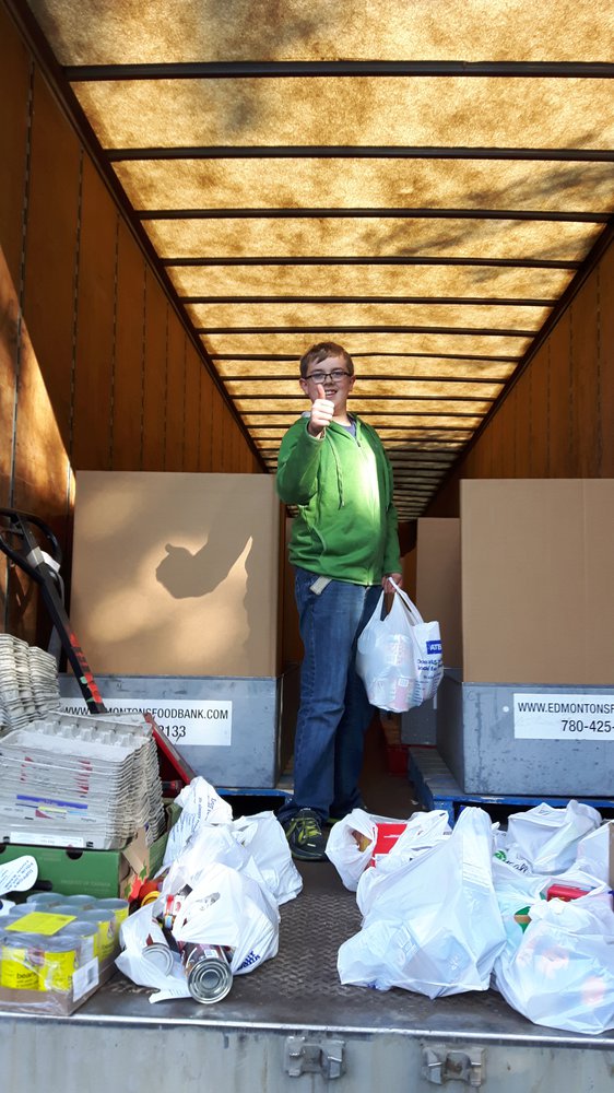 EdmontonFoodDrive (23).jpg